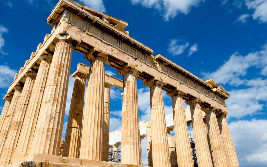 Traveling to Greece This Summer? Make Sure to Follow These Tips